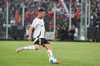 Tres campeones de América incluidos: 5 viejos rockeros del fútbol chileno que siguen sin club para 2026