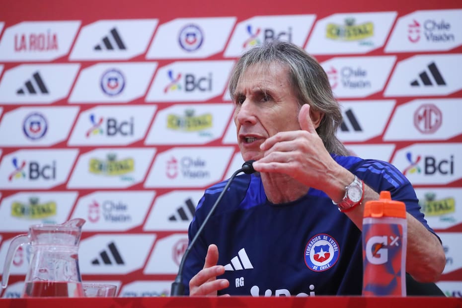 El seleccionador se ha visto pocas veces en los estadios en Chile.