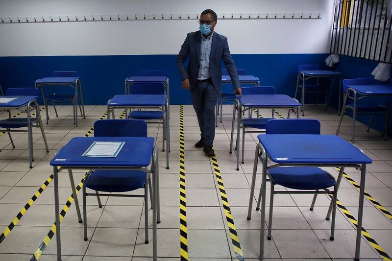 Santiago 13 noviembre 2020.
El subsecretario de Educacin Superior, Juan Eduardo Vargas y la subsecretaria de Salud, Paula Daza nforman el Plan de Aplicacin de la Prueba de Transicin 2021 y las medidas de resguardo sanitario para la evaluacin que se realizar en enero de 2021.
Marcelo Hernandez/Aton Chile