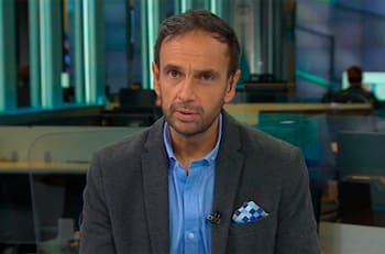 Mega bajará intensidad de cobertura en día del Joven Combatiente tras ataque a Iván Núñez y camarógrafo de TVN