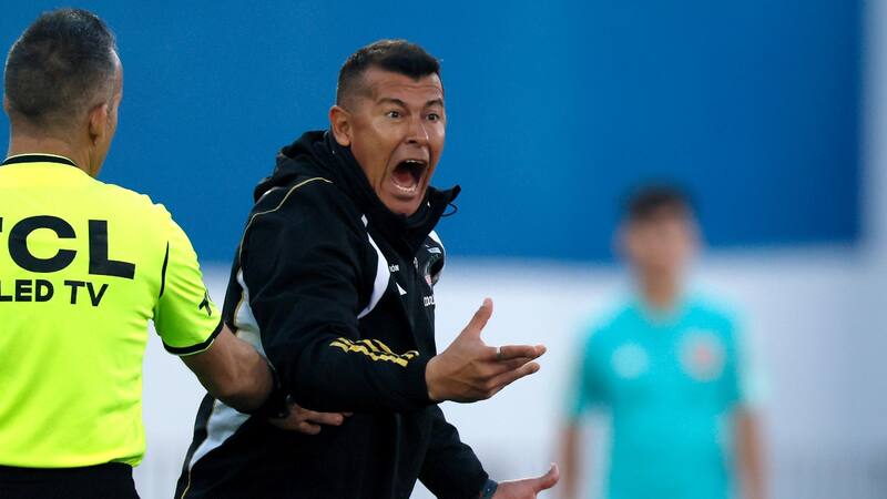 El jugador de Colo Colo que sacó de quicio a Jorge Almirón en el partido contra Cobreloa