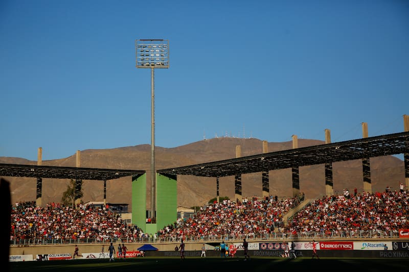 El Estadio Luis Valenzuela Hermosilla cambiará su pasto durante sus próximos meses. (Foto: Aton)
