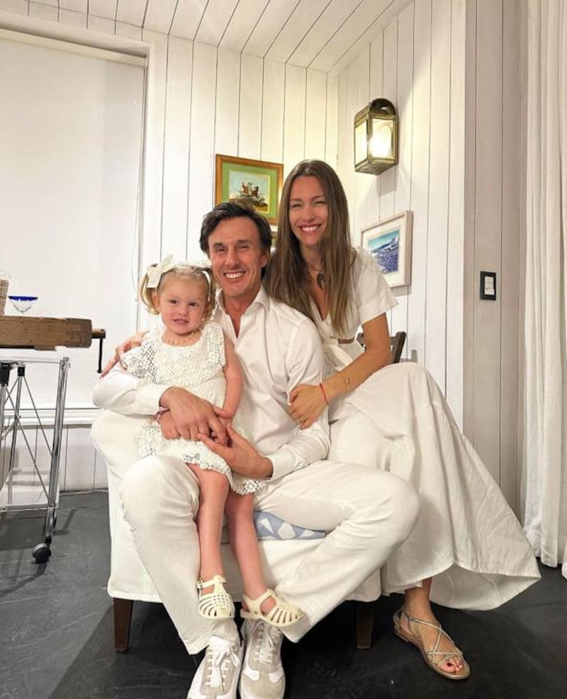 Distintas personalidades del mundo de la televisión compartieron por redes sociales sus atuendos. TiempoX te recopila todos ellos.