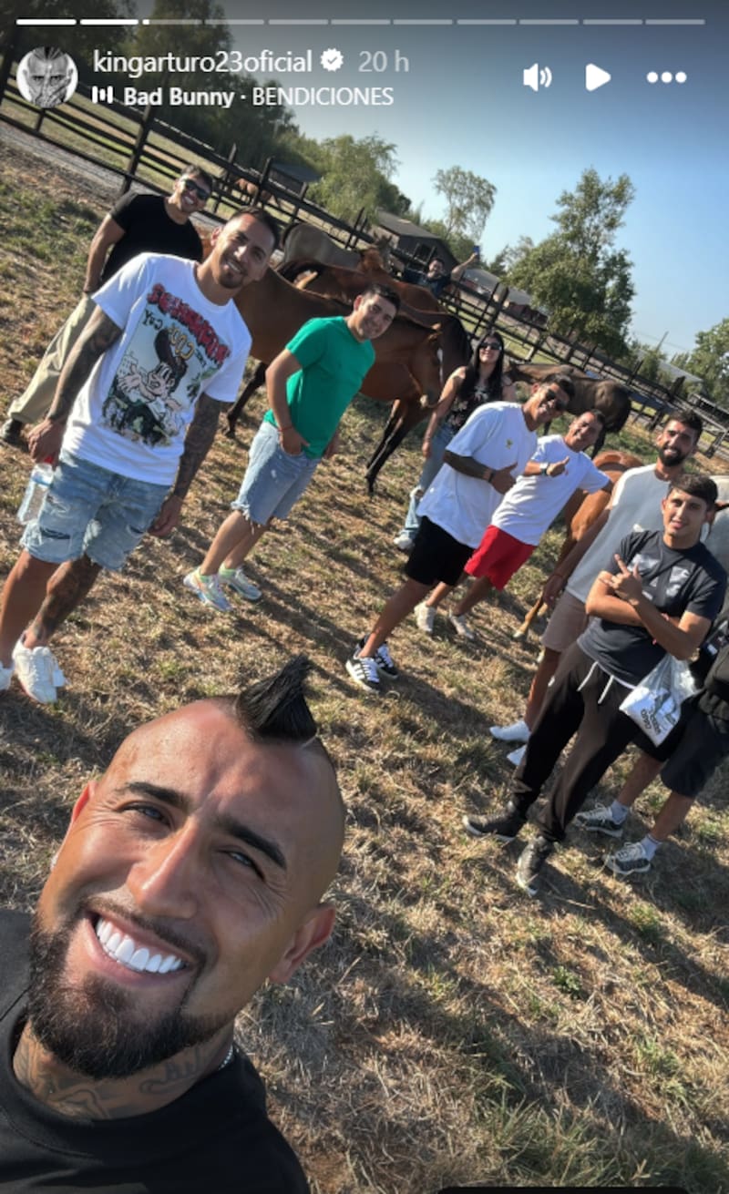 El King tuvo a Javier Correa, Emiliano Amor y Esteban Pavez como invitados especiales a su evento.