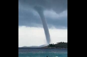VIDEO | Impresionante tromba marina se registra en Grecia