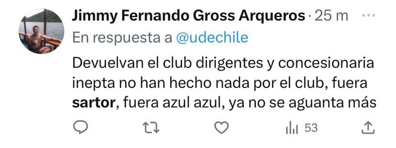 Hinchas arremeten contra Azul Azul.