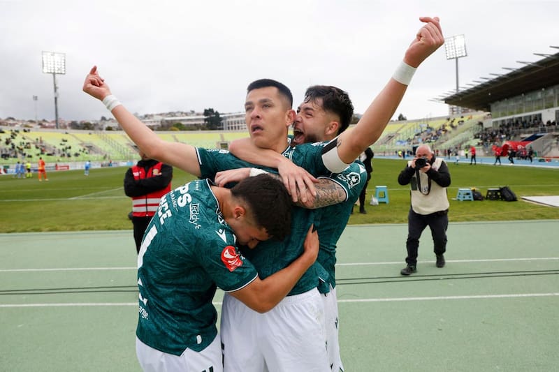 El delantero se identifica a fuego con Wanderers. Foto: Agencia Aton.