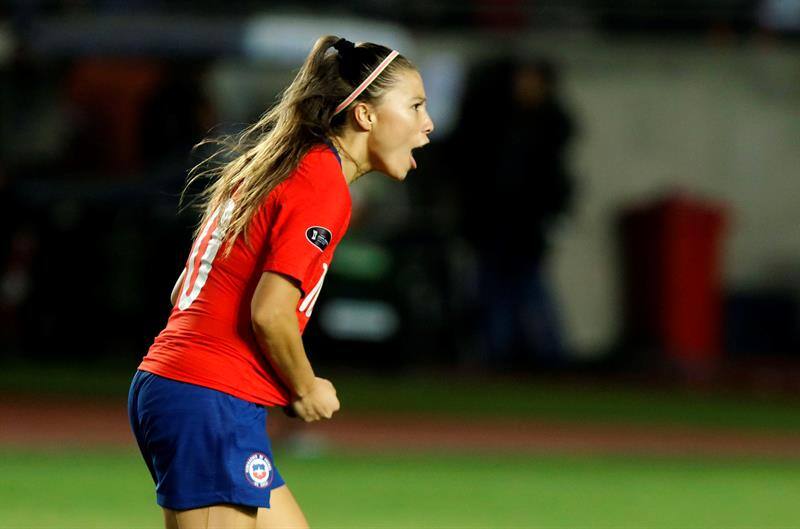 Yanara Aedo celebra el gol que le convirtió a Paraguay en la Copa América 2018. Foto: FFCh.