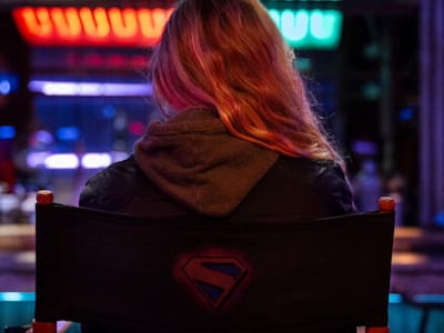 El primer póster de Supergirl muestra que la heroína será muy distinta a su primo Superman