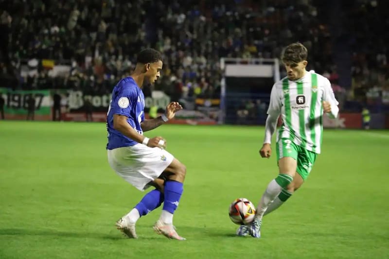 El Betis de Manuel Pellegrini no tuvo inconvenientes para doblegar al CD Hernán Cortés en el arranque de la Copa del Rey.