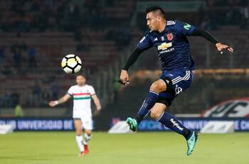¿Homenaje a su pasado en la U? El extravagante look de Fabián Monzón en la Copa Sudamericana