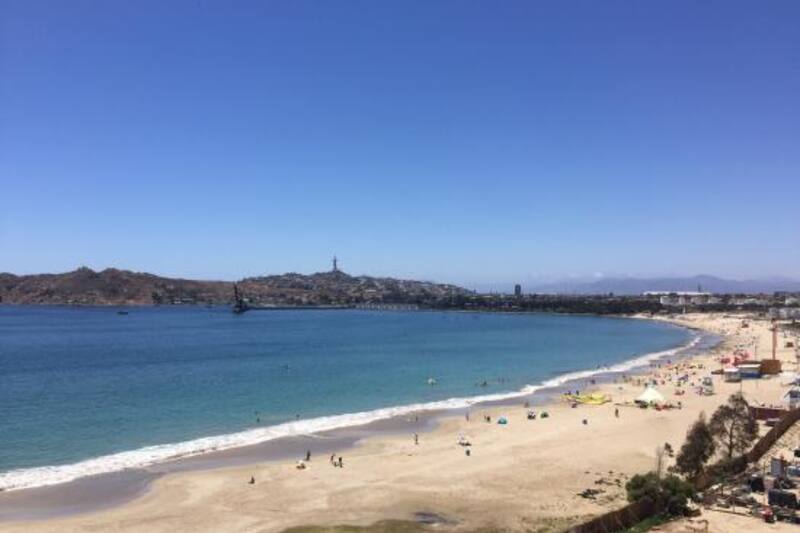 Esta playa es ideal para disfrutar de la tranquilidad de las olas del mar.