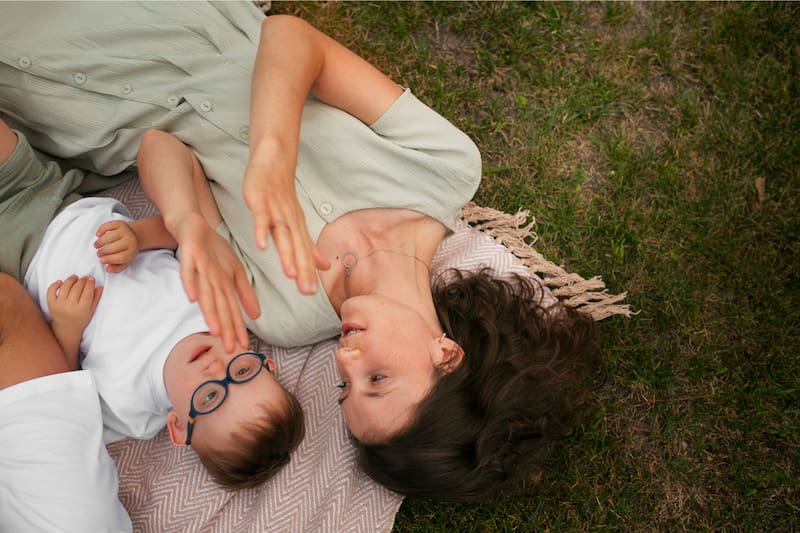 En nuestro país, cerca de 5.528.810 mujeres son madres, lo que representa el 54.7% del total de féminas de Chile.