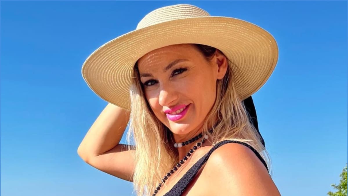 "Necesitaba hacer algo inédito": Andrea Dellacasa sorprendió con postales de su piscinazo tras ser reina del Festival de Viña