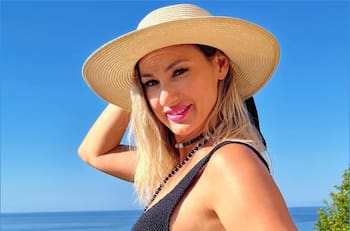 "Necesitaba hacer algo inédito": Andrea Dellacasa sorprendió con postales de su piscinazo tras ser reina del Festival de Viña