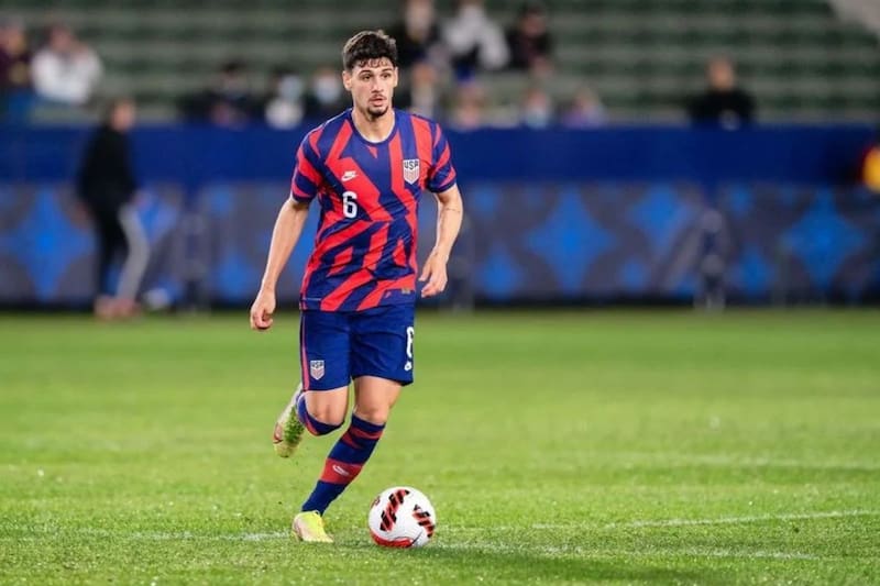 El seleccionado estadounidense Johnny Cardoso, nuevo objetivo del Betis de Manuel Pellegrini.