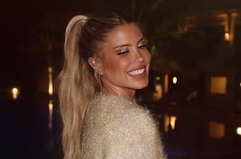 “Las patitas para hablar”: Coté López arremete contra hija de Sarika Rodrik tras a criticas por subasta de ropa de lujo