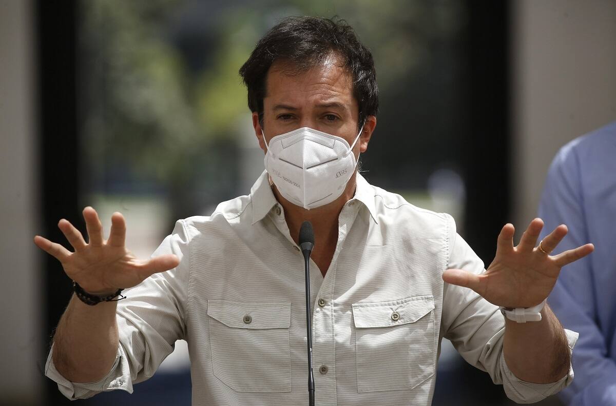 Ministro de Economía con todo contra el Cuarto Retiro AFP: "Es malo, con vista al mar de malo"