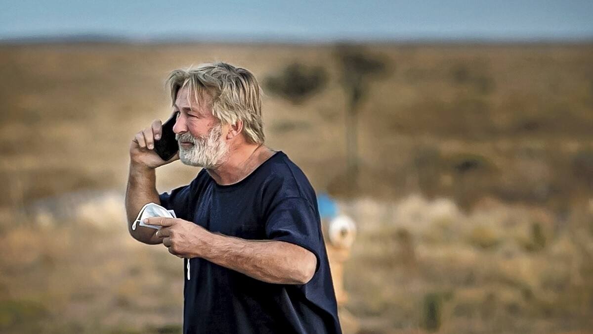 Actor de la película "Rust" rompe el silencio tras accidente de Alec Baldwin y confiesa malas condiciones de trabajo