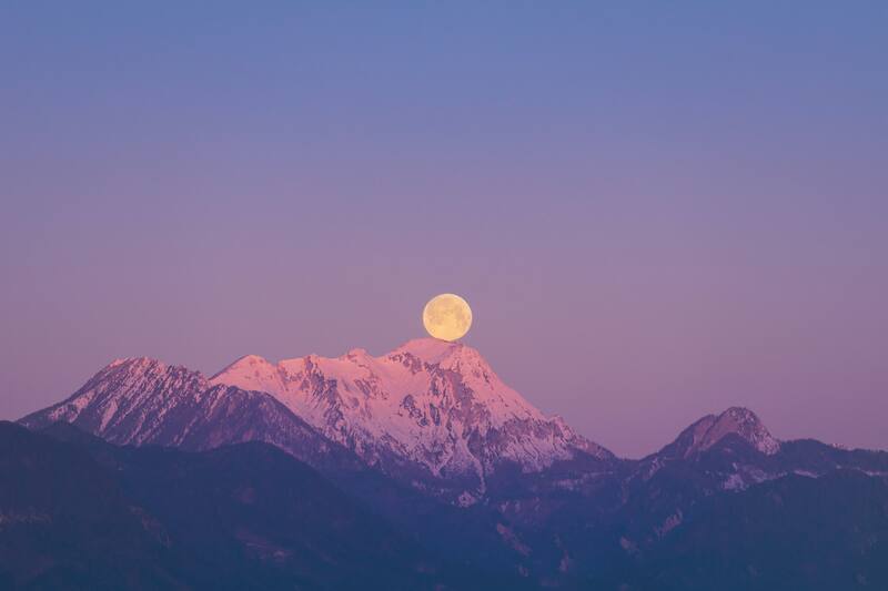A esta hora podremos ver la Luna Rosa en Chile. Créditos: Pexels