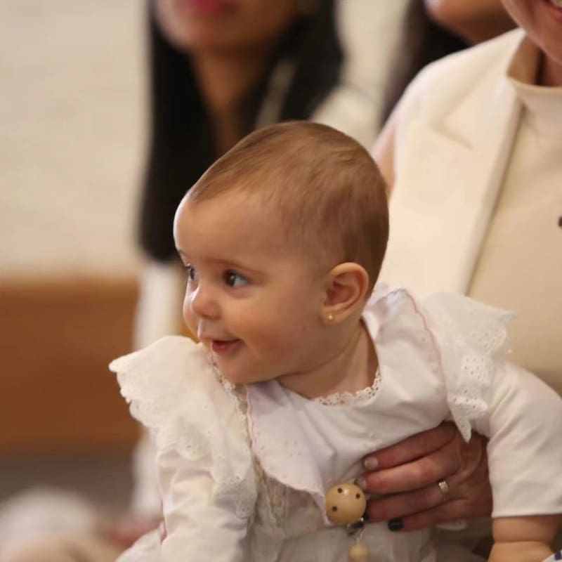 hija de Simón Oliveros y Natalia Saavedra