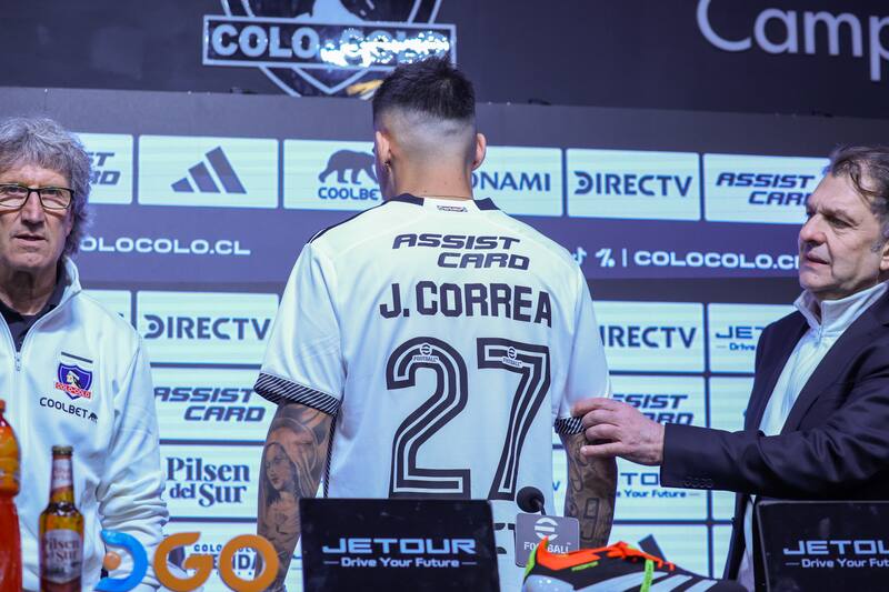 Javier Correa fue presentado en Colo Colo.