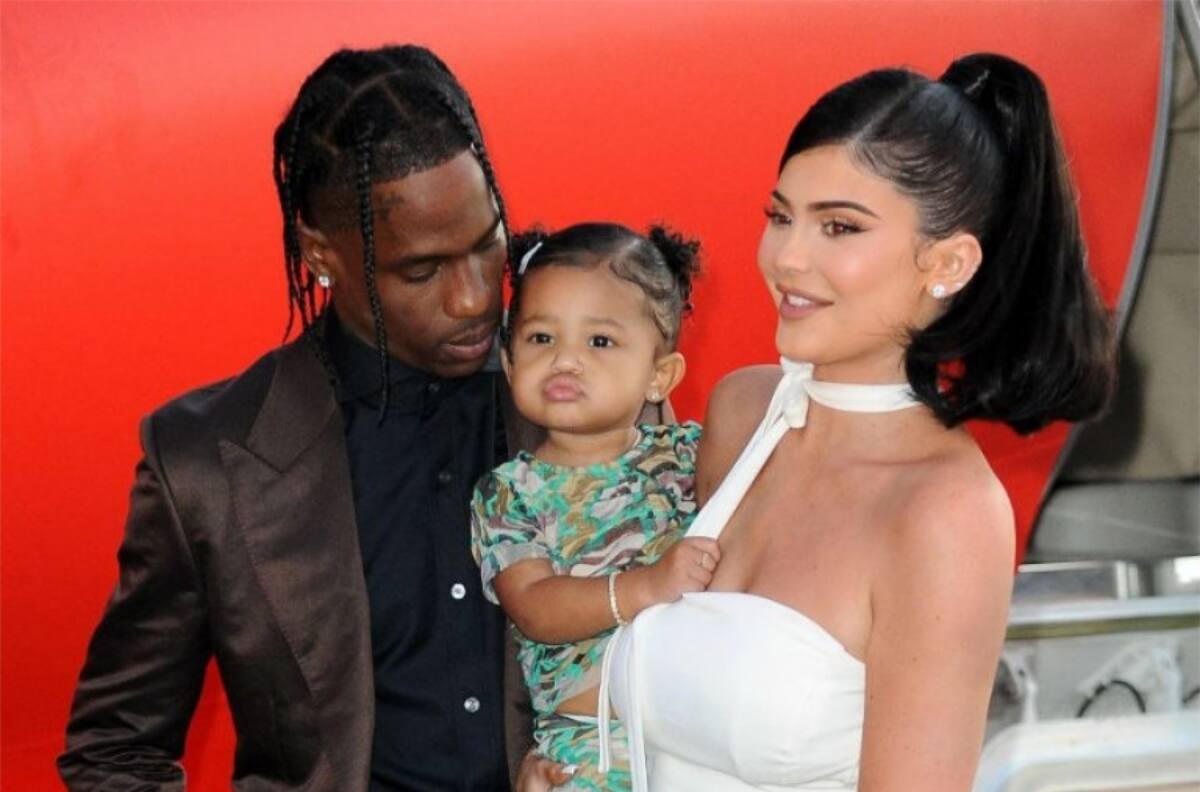 "Esposa, te quiero mucho": Kylie Jenner y Stormi posaron junto a Travis Scott en la alfombra roja
