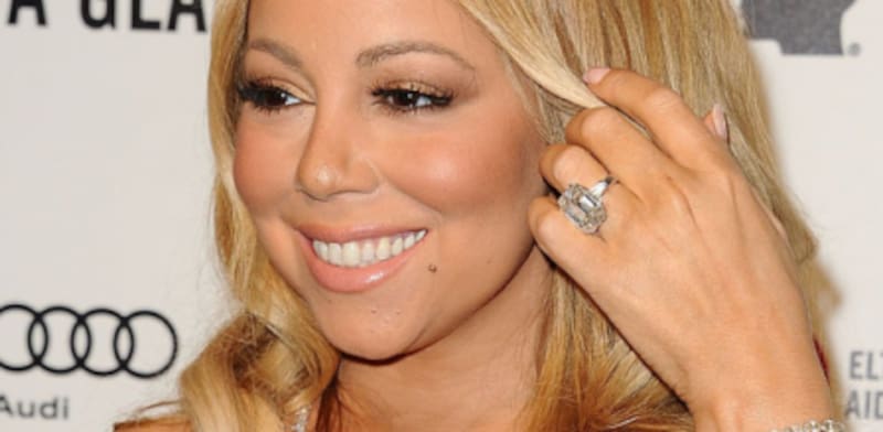 El lujoso anillo de la cantante.