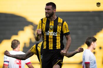 Gerente deportivo de Peñarol lanzó importante declaración sobre el arribo de Formiliano a Colo Colo