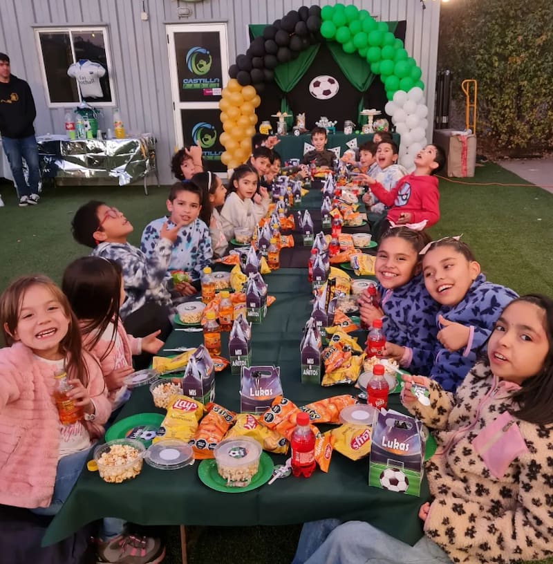 Icha Sobarzo celebra cumpleaños de su hijo