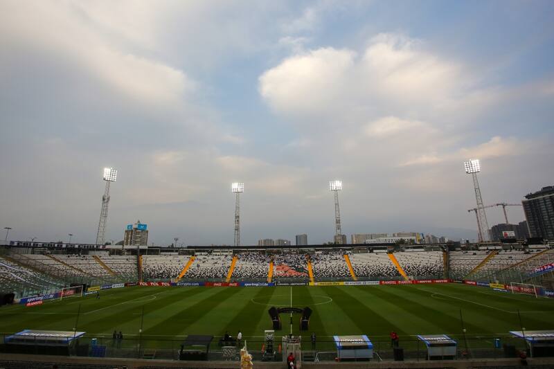 . Dos hinchas sin entrada perdieron la vida anoche. Foto: Agencia Aton.