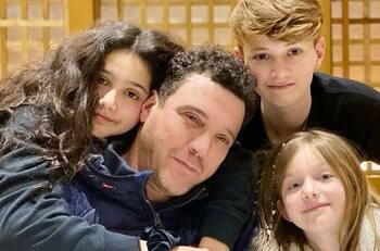 "Mis princesas": Julián Elfenbein compartió y fue sorprendido por "tatuajes" de Rafaela, su pequeña hija