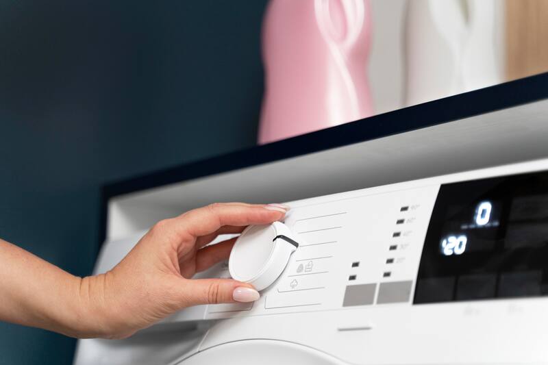 Este sencillo truco es perfecto para mantener la limpieza en tu ropa y de tu lavadora de forma sencilla.