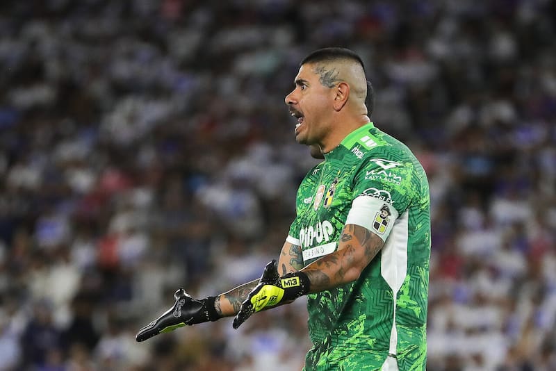 El Mono le respondió a los hinchas de la UC mediante sus redes sociales. Foto: Aton.