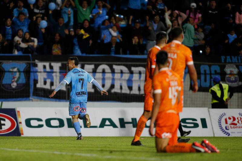 Joaquín Moya tras convertirle un gol a Cobreloa con la camiseta de Deportes Iquique.