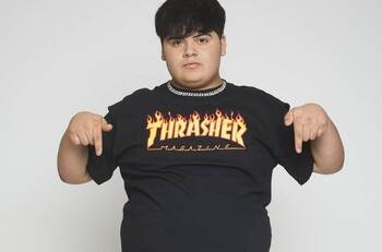 Quién es Kidd Tetoon, cantante urbano chileno que colaboró con Ozuna