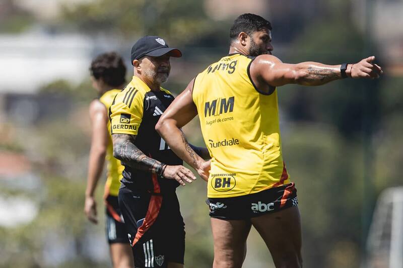 Jorge Sampaoli ha sufrido algunas diferencias con Hulk, figura del Galo.