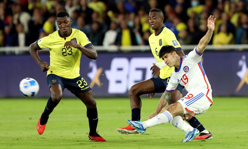 Víctor Dávila entró en el segundo tiempo entre Chile y Ecuador (Foto: Photosport)