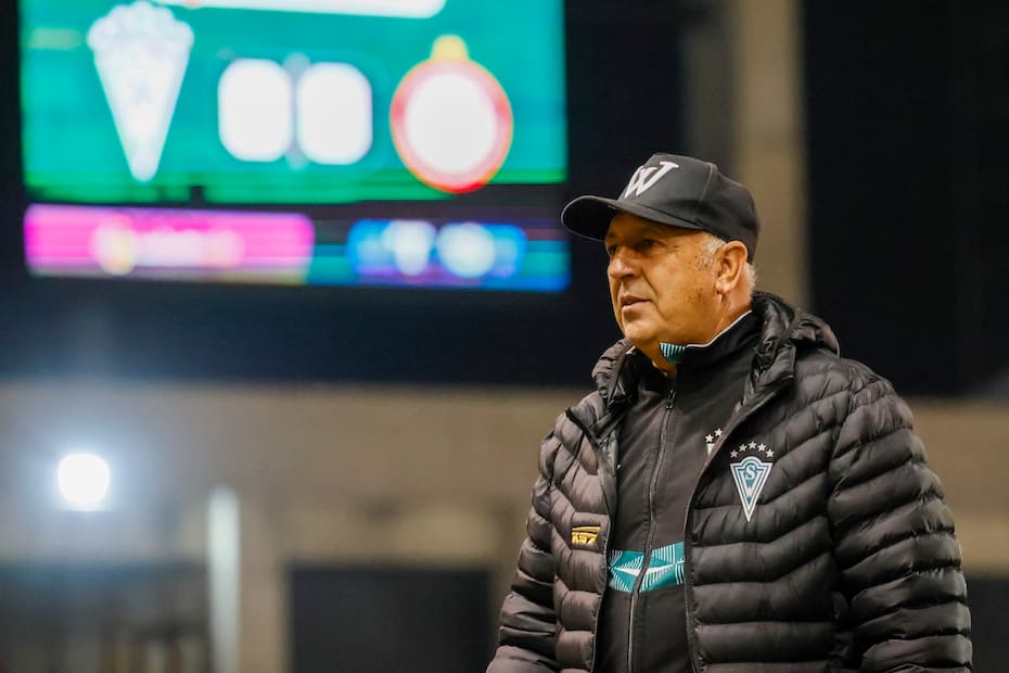 El DT de Wanderers sufre un duro golpe tras la lesión de Juan Ignacio Duma.