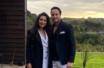 Rodrigo Wainraight tuvo entretenido salida a la nieve junto a sus hijos con Dominique Gallego