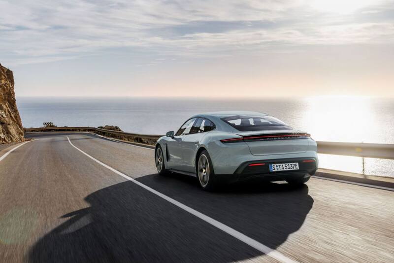 El nuevo Porsche Taycan mejora autonomía y sensación de manejo