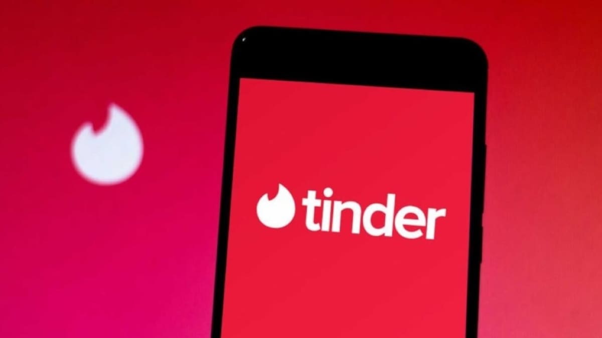 Nueva función de Tinder permitirá revisar los antecedentes penales de una cita antes de un encuentro