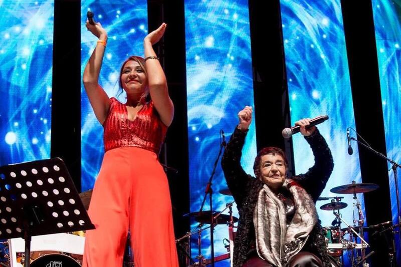 Durante la noche del 24 de Julio se dio a conocer el fallecimiento de Cecilia, La Incomparable, lo que ocasionó una ola de mensajes de cariño por parte de famosos chilenos.