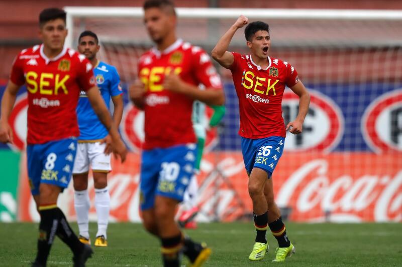 El referente de la Unión Española le dio la bienvenida a Ignacio Jeraldino. Foto: Agencia Aton.