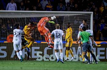 'Edu' Vargas asistió al portero Nahuel Guzmán en agónico gol de Tigres