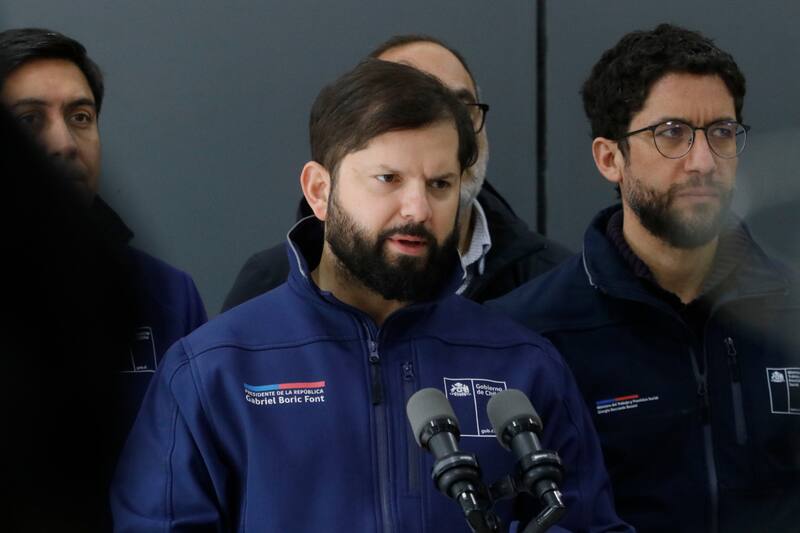 El presidente de la República llegó hasta la sexta región para ser parte activa del rescate de los mineros de El Teniente.