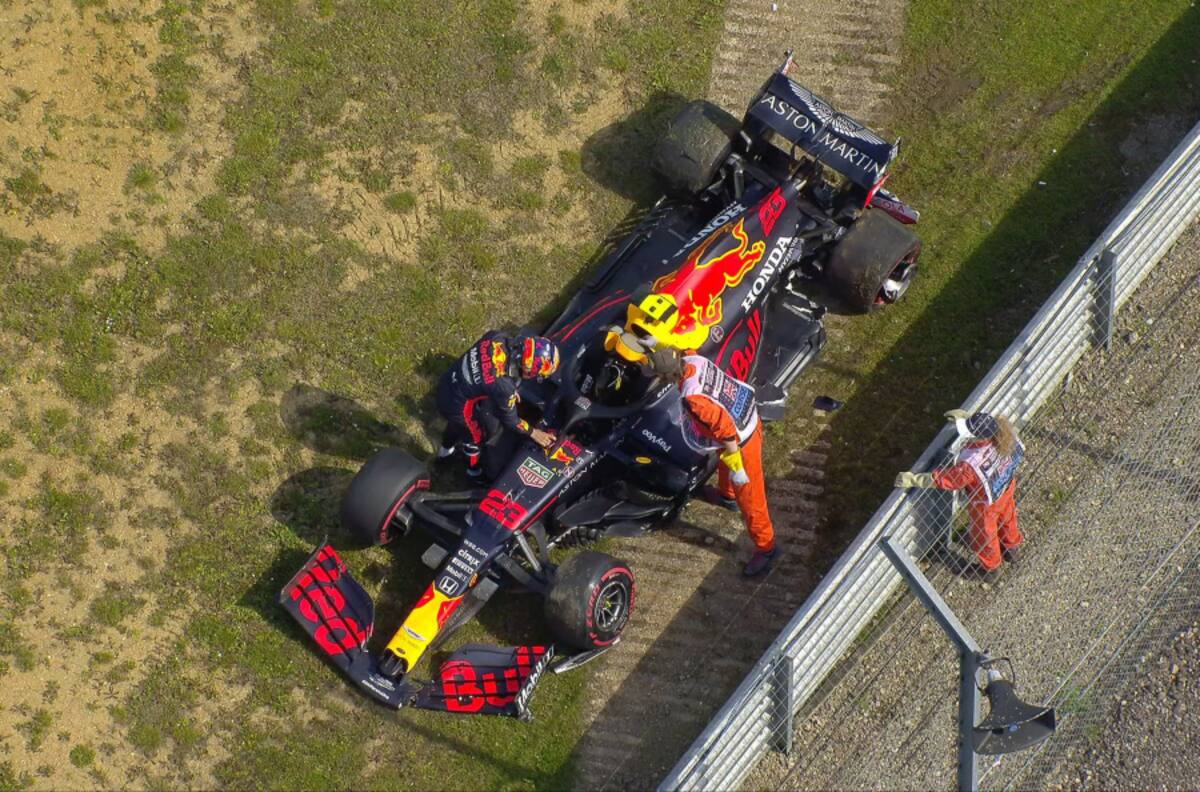 Alex Albon protagonizó este accidente en la práctica libre del GP de Gran Bretaña