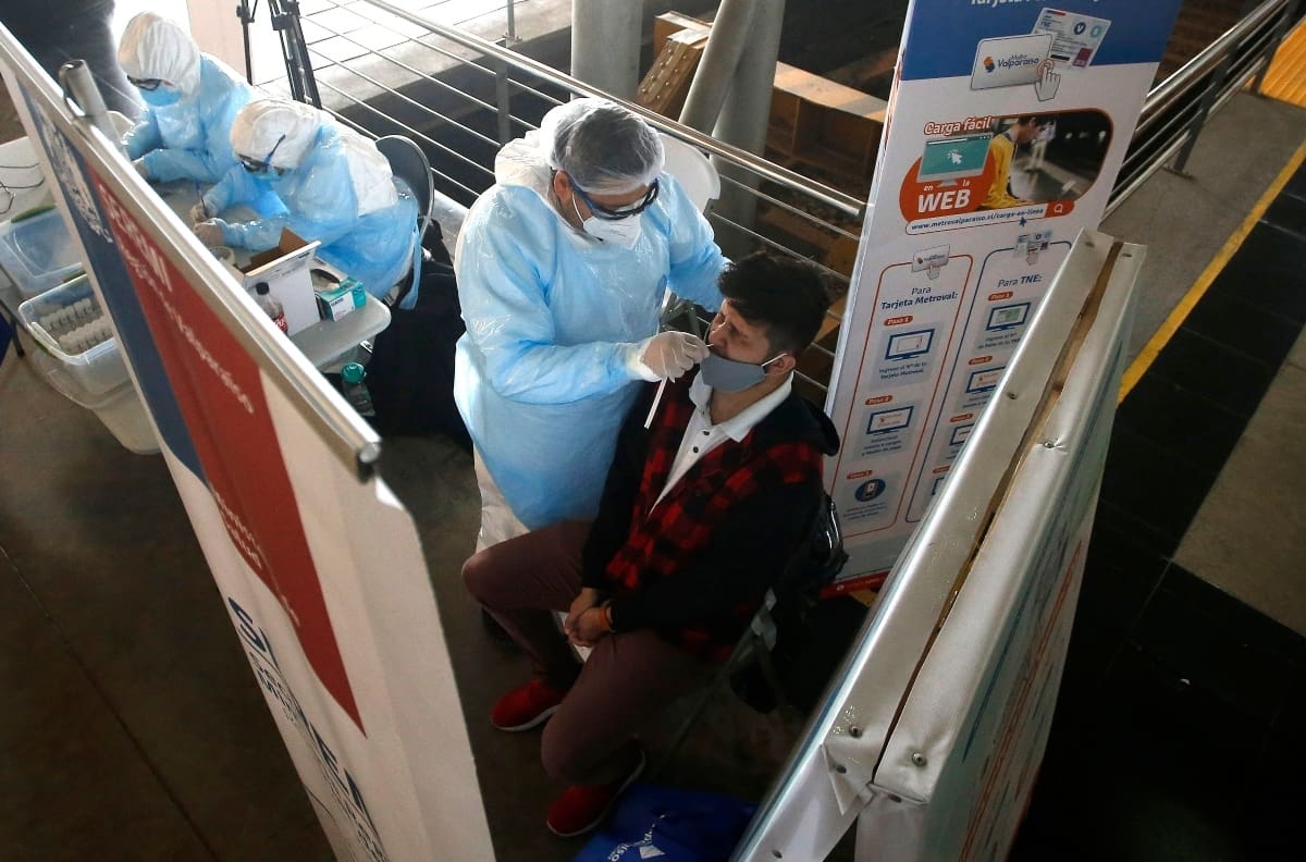 COVID-19: por tercer día consecutivo, Chile suma más de 2 mil contagios nuevos