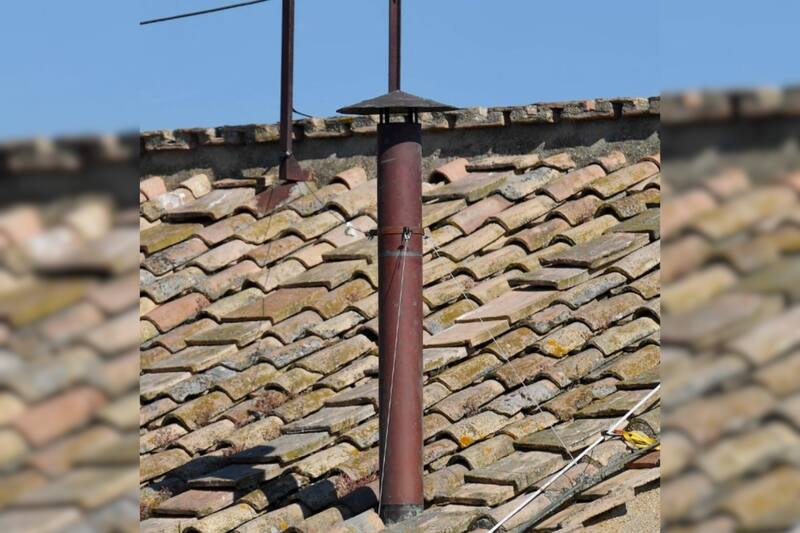 El color del humo nos dirá si se logró elegir al nuevo Papa.