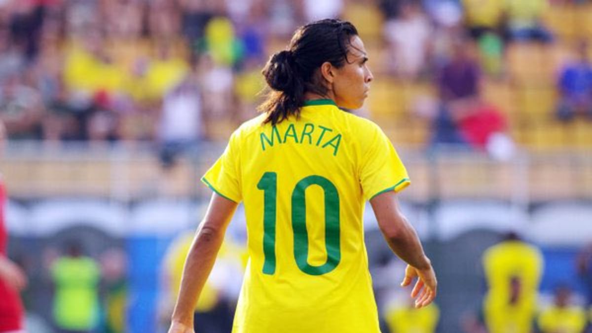 La Futbolista brasileña Marta, con la camiseta 10 de la Selección Brasileña.